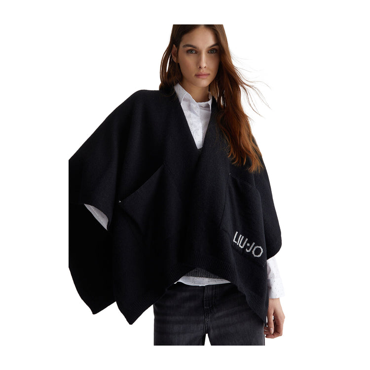 Poncho Donna in maglia Nero modella frontale