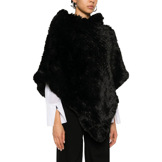 Poncho Donna in ecopelliccia Nero modella frontale