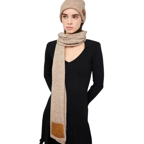 Set Berretto e Sciarpa Donna in beige modella