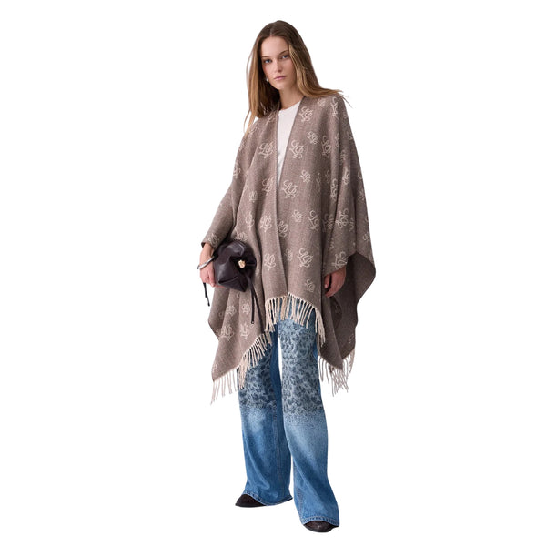 Poncho Donna con logo jacquard beige modella frontale intera