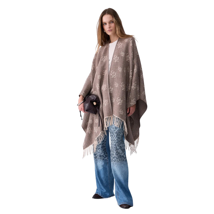 Poncho Donna con logo jacquard beige modella frontale intera