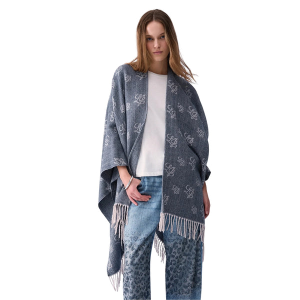 Poncho Donna con logo jacquard modella frontale