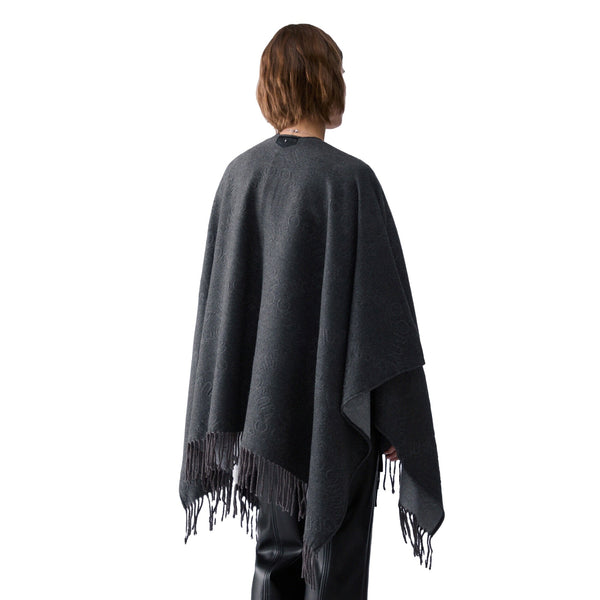 Poncho Donna con logo embossed sur ton grigio, modella retro