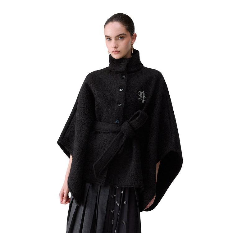Poncho Donna con cintura in vita Nero modella frontale