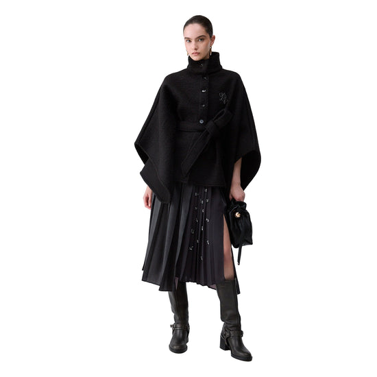 Poncho Donna con cintura in vita Nero modella intera frontale