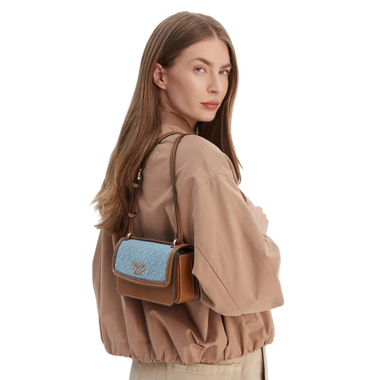 Borsa azzurro e cuoio con patta frontale