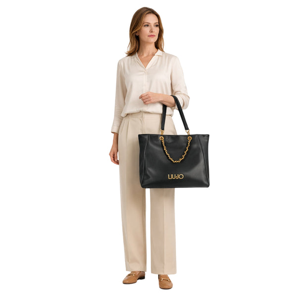 Borsa nera grande in ecopelle hardware dorato