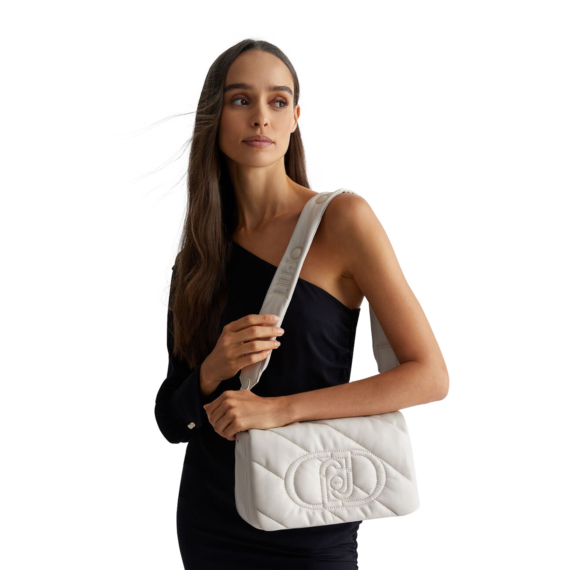 modella con Borsa a Tracolla Donna glossy matelassé bianco