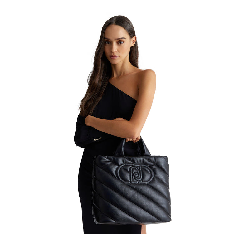 Borsa Donna a mano glossy matelassé nera modella