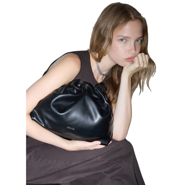Borsa a spalla media Donna Riccy Nero modella