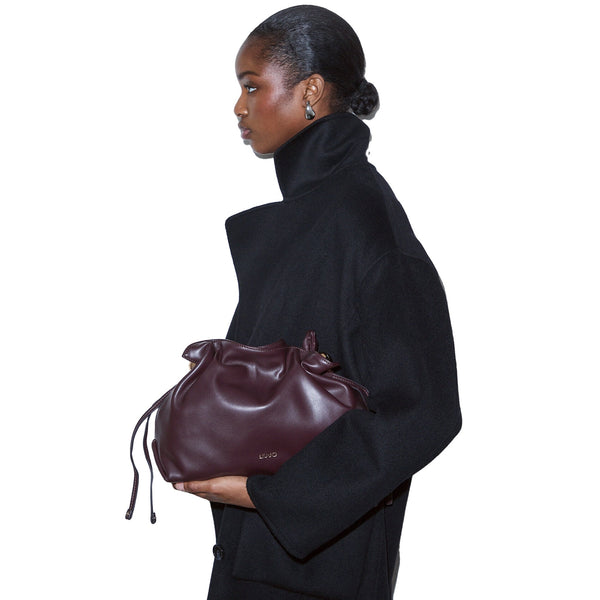 Borsa a spalla media Donna Riccy Bordeaux modella