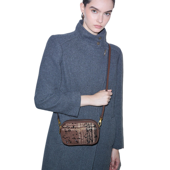Borsa piccola a tracolla Donna motivo check su modella