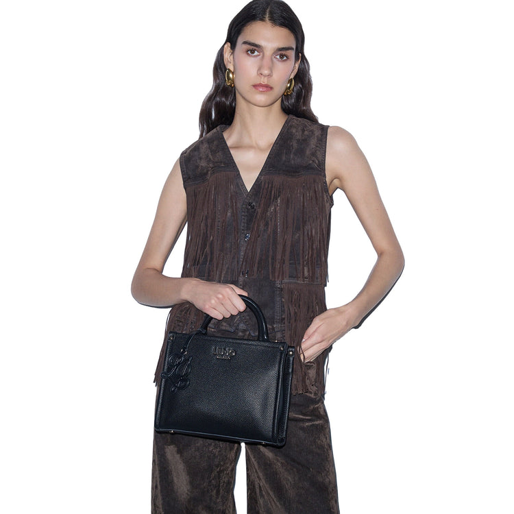 Borsa a mano piccola Donna con charm Nero modella