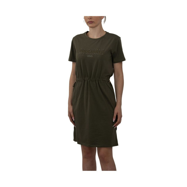 Robe femme en tissu à manches courtes