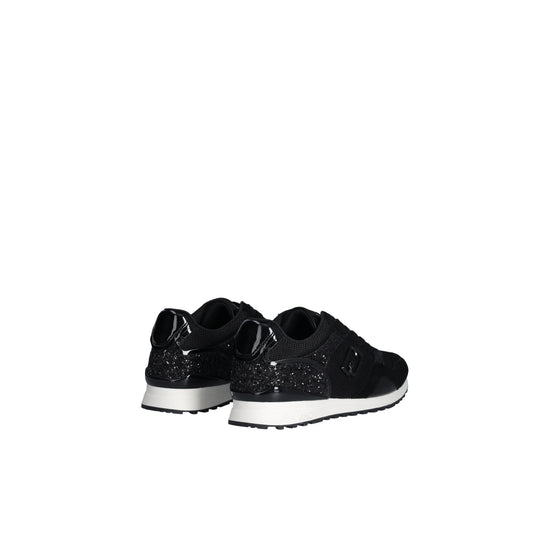 Acquista subito le Sneakers Donna, con inserti in suede e dettagli glossy in vernice, logo e  monogram applicato sul lato, firmate LiuJo su Martini 900: vieni a scoprire tutta la collezione sul nostro sito