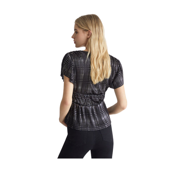 Retro modella con Blusa con strass e cintone elastico