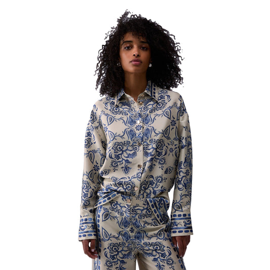 Camicia Donna con stampa foulard modella frontale