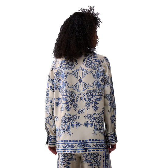 Camicia Donna con stampa foulard modella retro