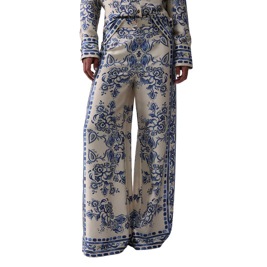 Pantalone fluido Donna con stampa foulard modella frontale