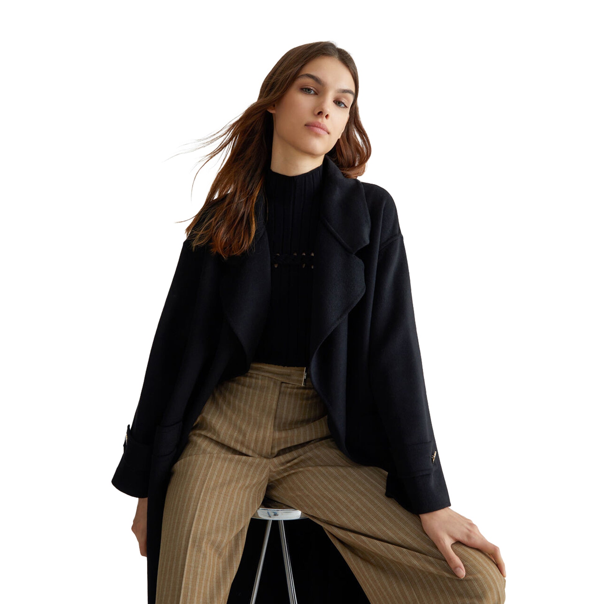 Cappotto Donna misto lana con cintura Nero modella