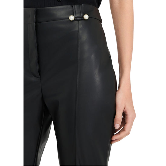 Pantaloni flare Donna in tessuto spalmato nero dettaglio