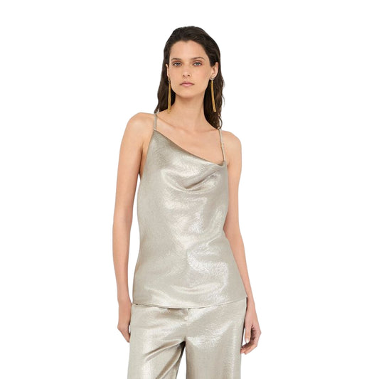 Top Donna in crepe laminato oro modella frontale