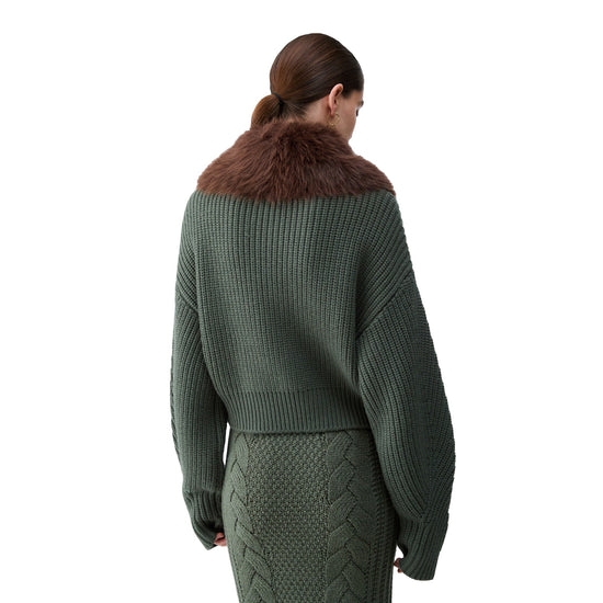 Bomber Donna in lana verde con colletto teddy modella retro