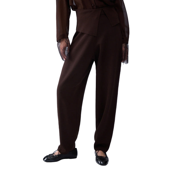 Pantalone Donna in morbida maglia Marrone modella frontale