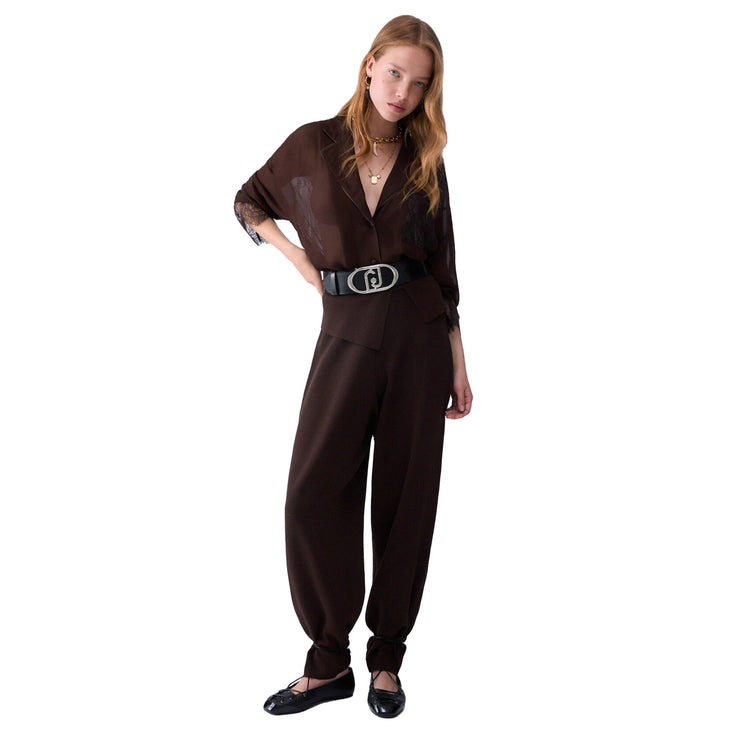 Pantalone Donna in morbida maglia Marrone modella intera frontale