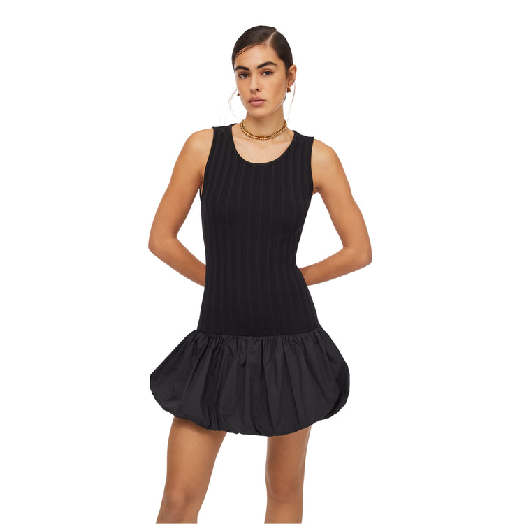 Abito Donna con gonna a balza Nero modella frontale