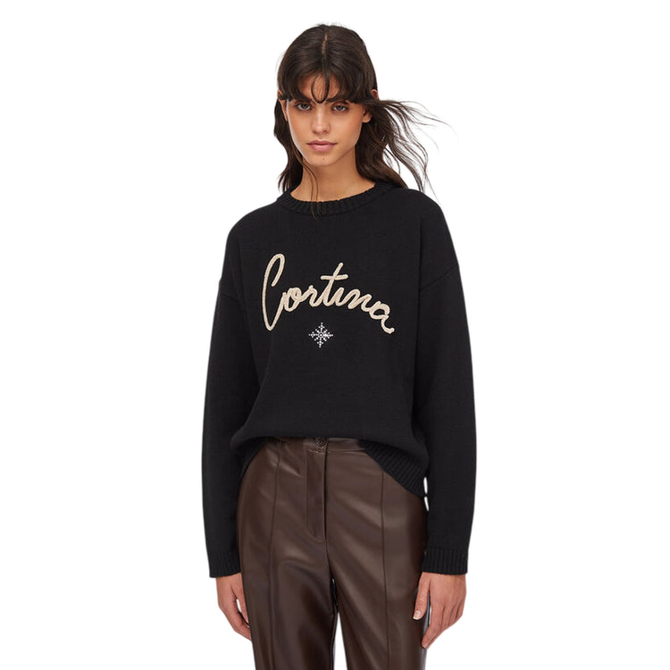 Maglia Donna in nero con ricamo frontale modella frontale