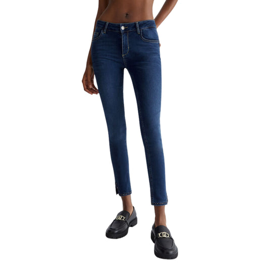 Women's jeans with slits with rhinestones on the bottom