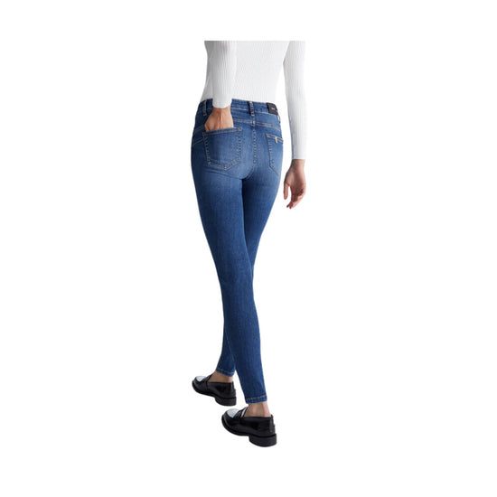 Jeans Donna con gamba skinny modella retro