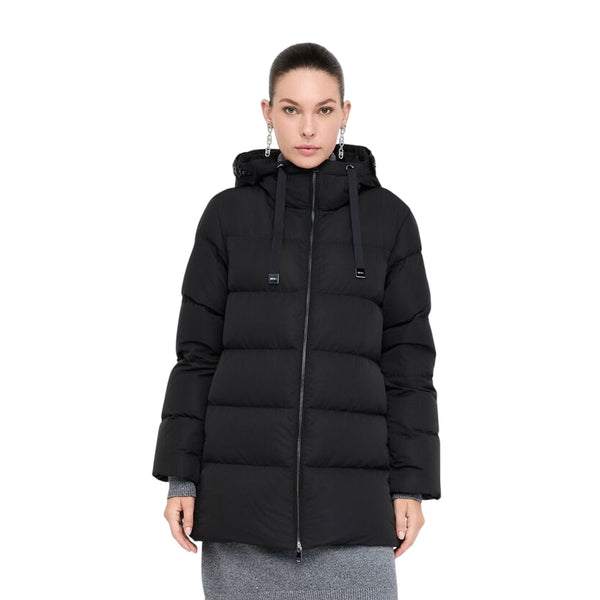 Piumino Donna trapuntato con gioielli sul cappuccio modella frontale