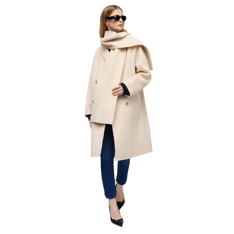 Cappotto Donna in lana con sciarpa Beige modella 