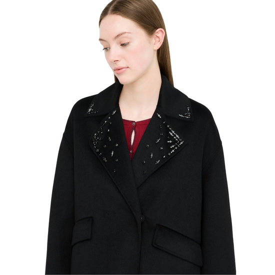 Acquista subito il Cappotto Donna, realizzato in mista lana,  tasche con patta e chiusura con bottoni a pressione nascosti, firmato Liu Jo da Martini 900: vieni a scoprire tutta la collezione sul nostro sito