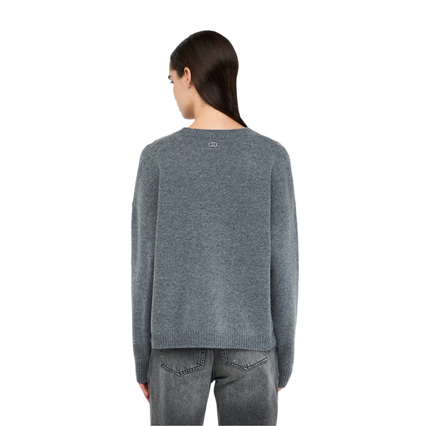 Maglia Donna in lana grigia con motivo cut-out modella retro