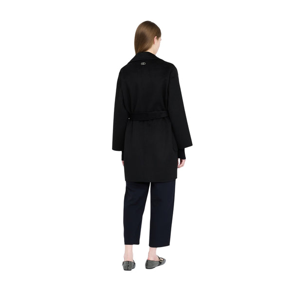 Cappotto Donna in lana con ricami gioiello modella retro