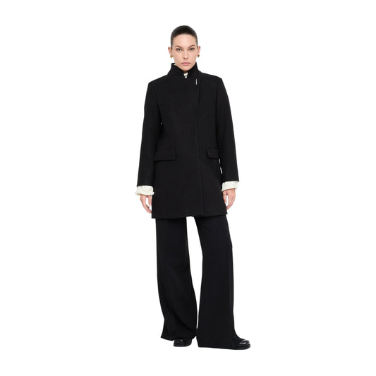 Acquista subito il Cappotto Donna, in filato in misto lana, maniche lunghe e tasche laterali, firmato Liu Jo, su Martini 900: vieni a scoprire tutta la collezione sul nostro sito.
