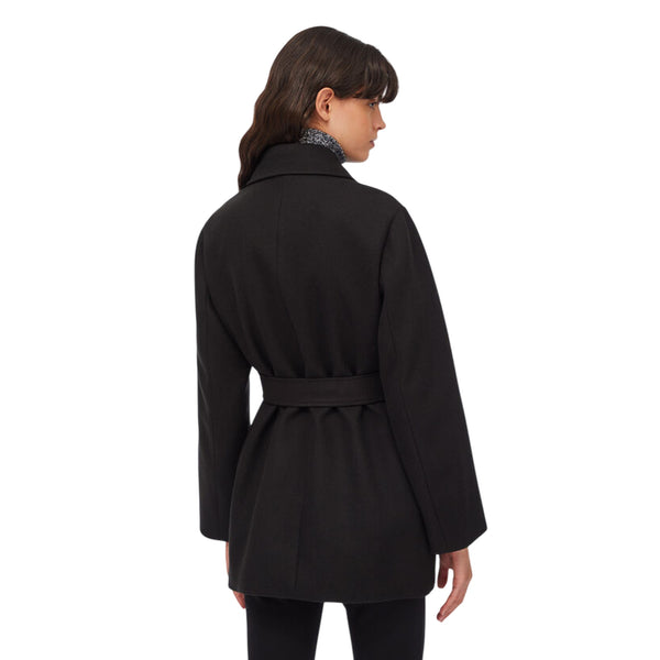 Cappotto Donna con collo a camicia Nero modella retro