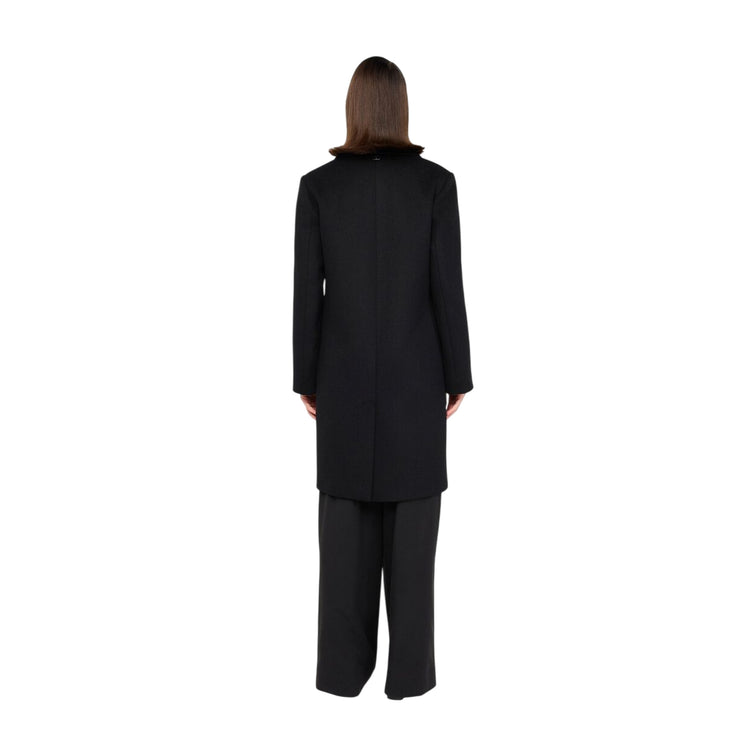 Cappotto Donna basic in lana Nero modella retro