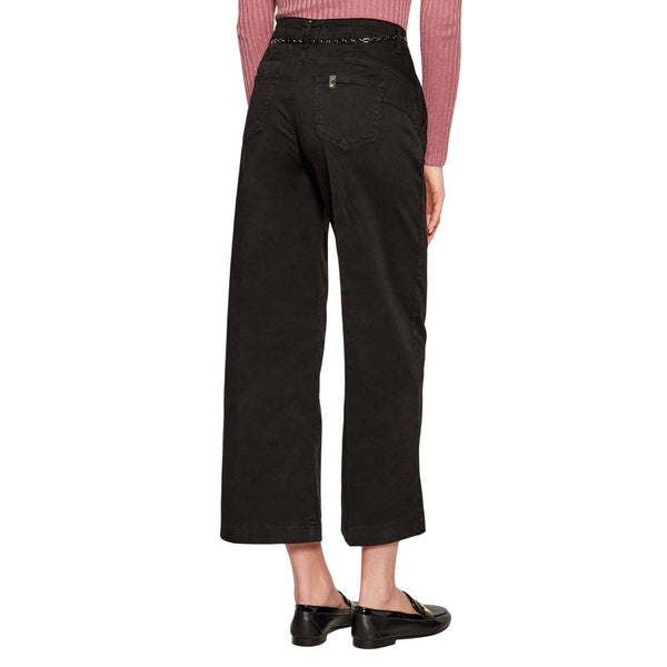 Pantaloni Donna flare cropped Nero modella retro