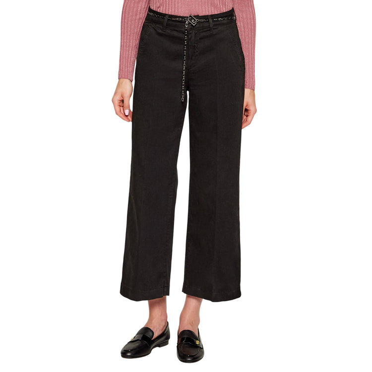 Pantaloni Donna flare cropped Nero modella frontale