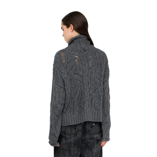 Dolcevita Donna grigio con pietre gioiello davanti modella retro