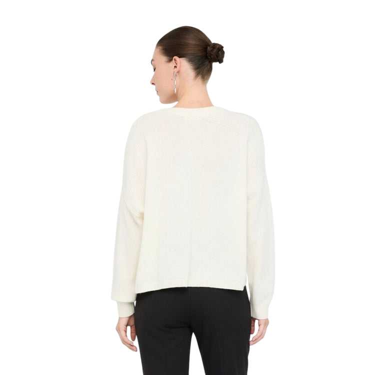 Maglia Donna in lana bianca con ricamo gioiello modella retro