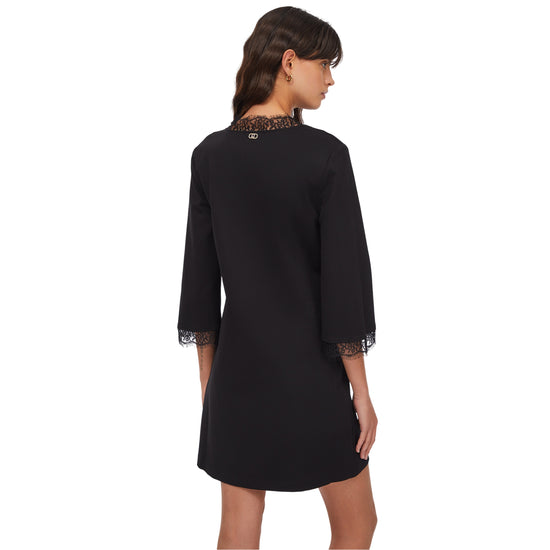 Abito corto Donna con dettagli in pizzo Nero modella retro
