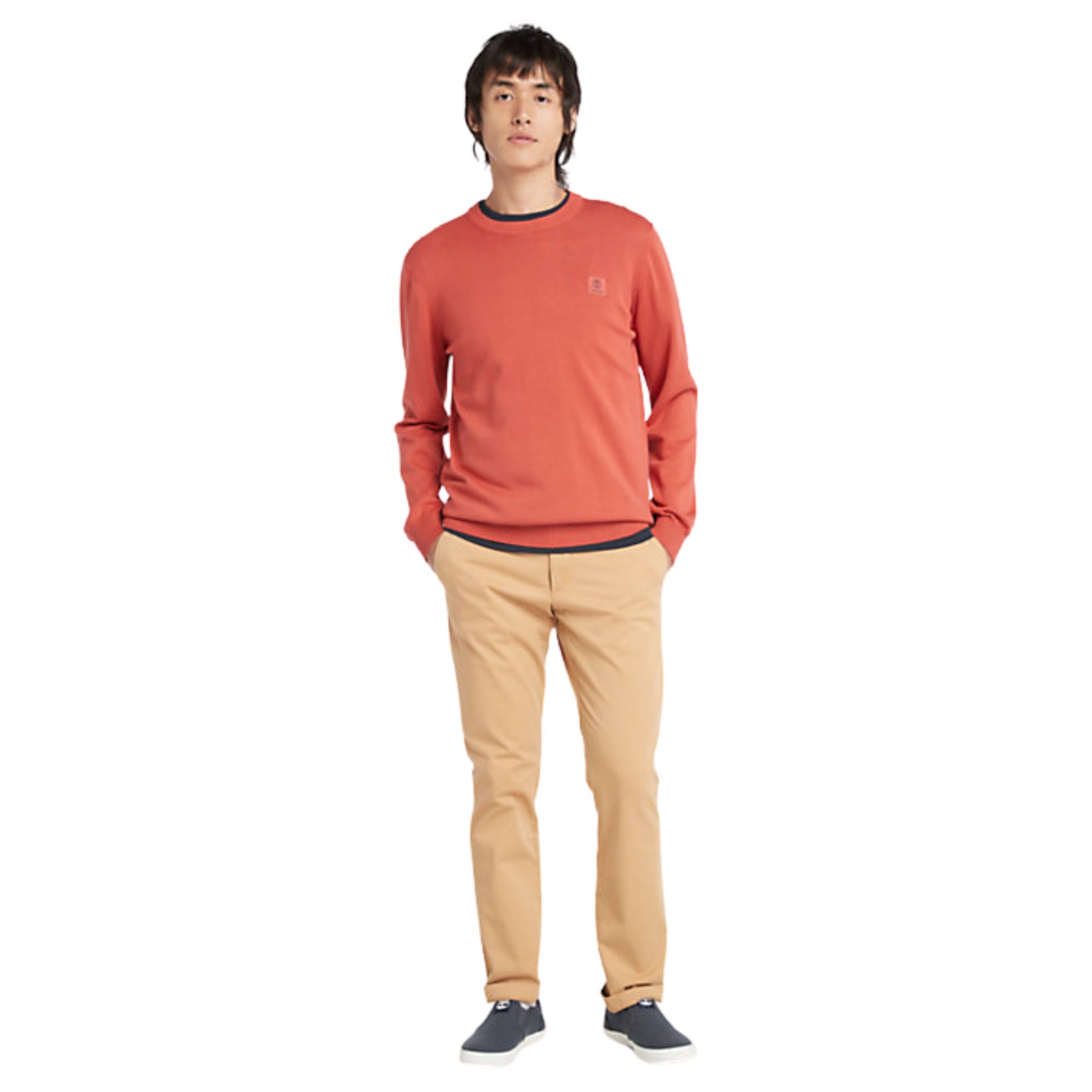 Look intero modello con Maglione in cotone con girocollo e fondi a costine colore Rosso