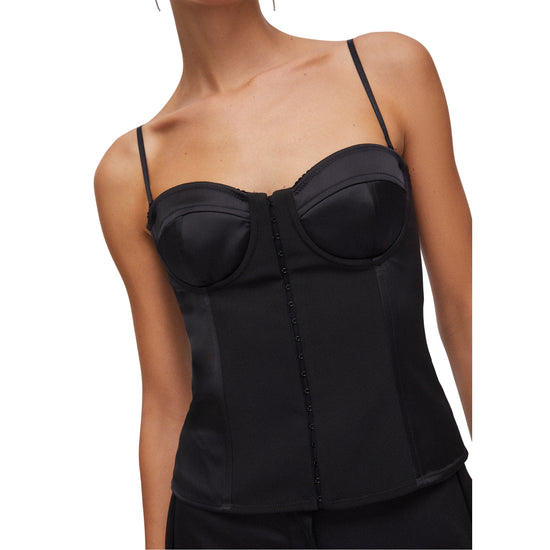 Top Bustiera Donna in raso nero modella