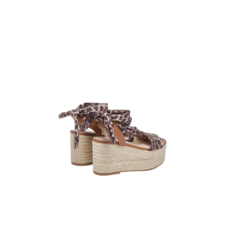 Sandali con zeppa e foulard leopardato animalier