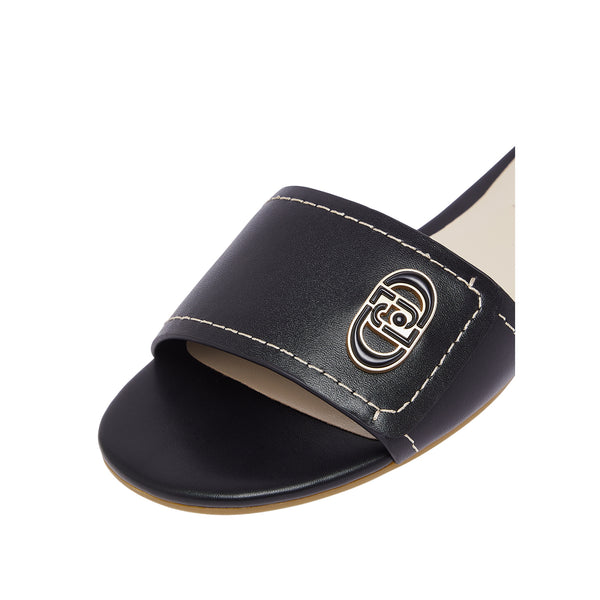 Ciabatte Donna flat in pelle nera dettaglio